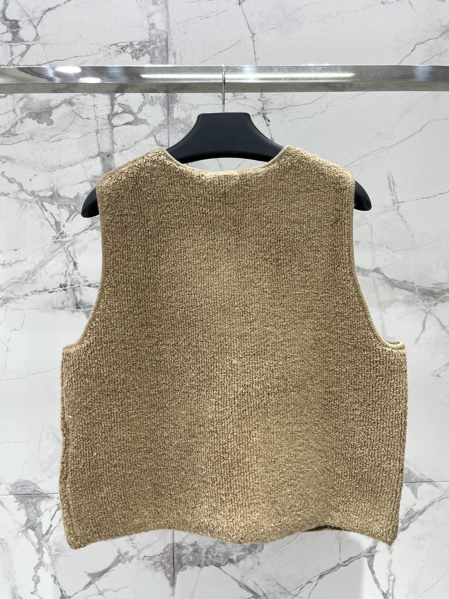 25fw Triangle logo knitted sleeveless vest