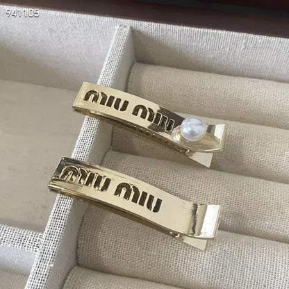 One character pearl letter hair clip