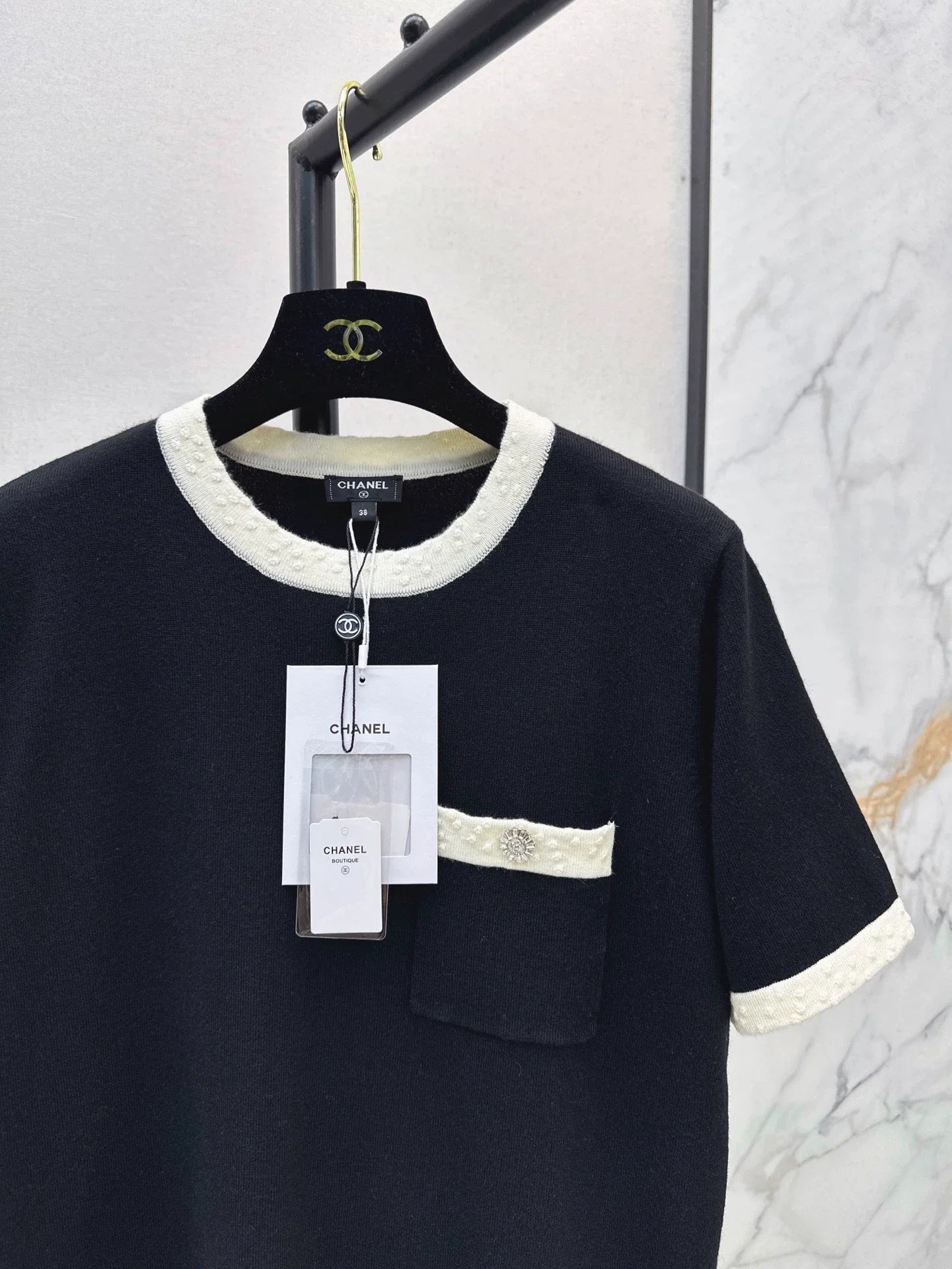 25 knitted short-sleeved top