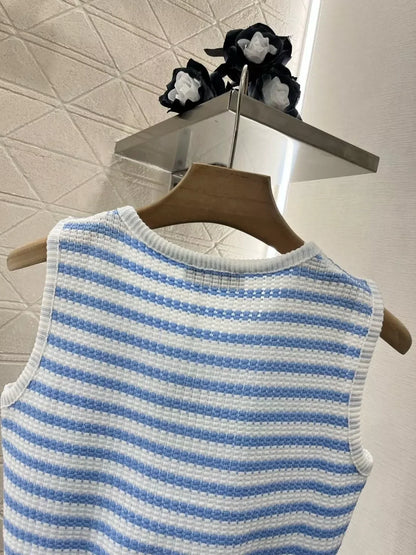 25 Spring and Summer New Contrast Stripe Embroidery Knitted Vest