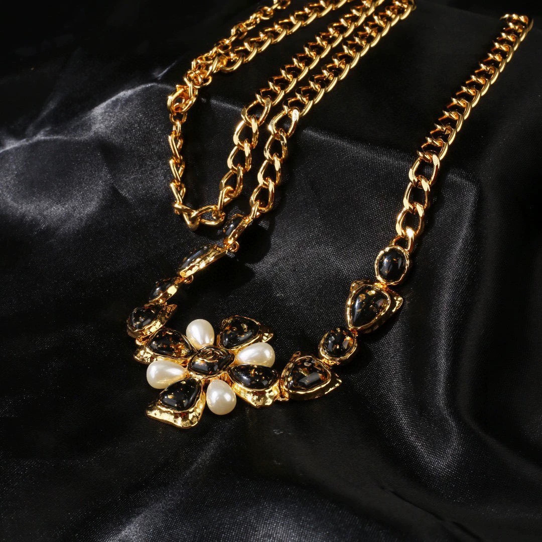 Amber CC waist chain