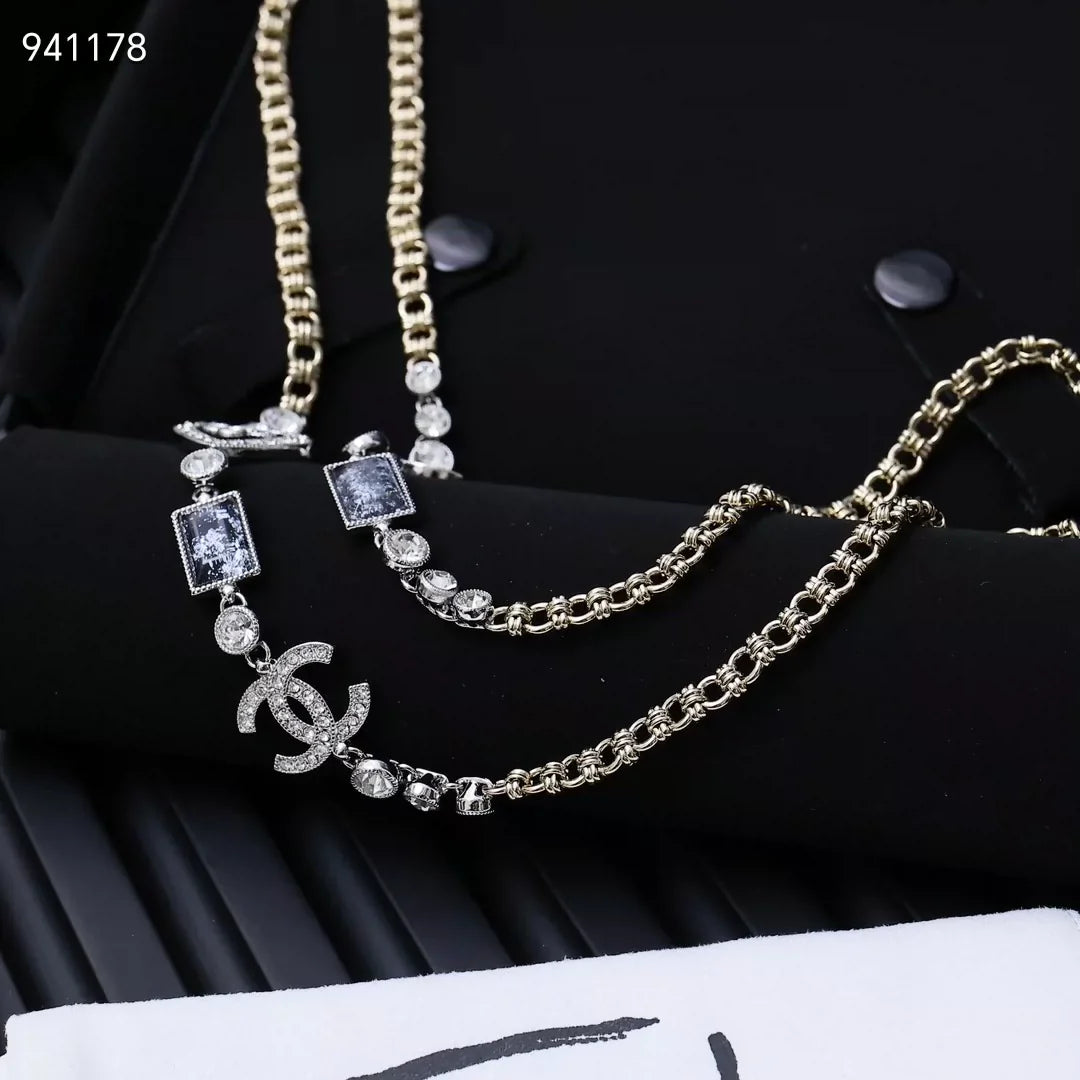 Square enamel spliced sweater chain