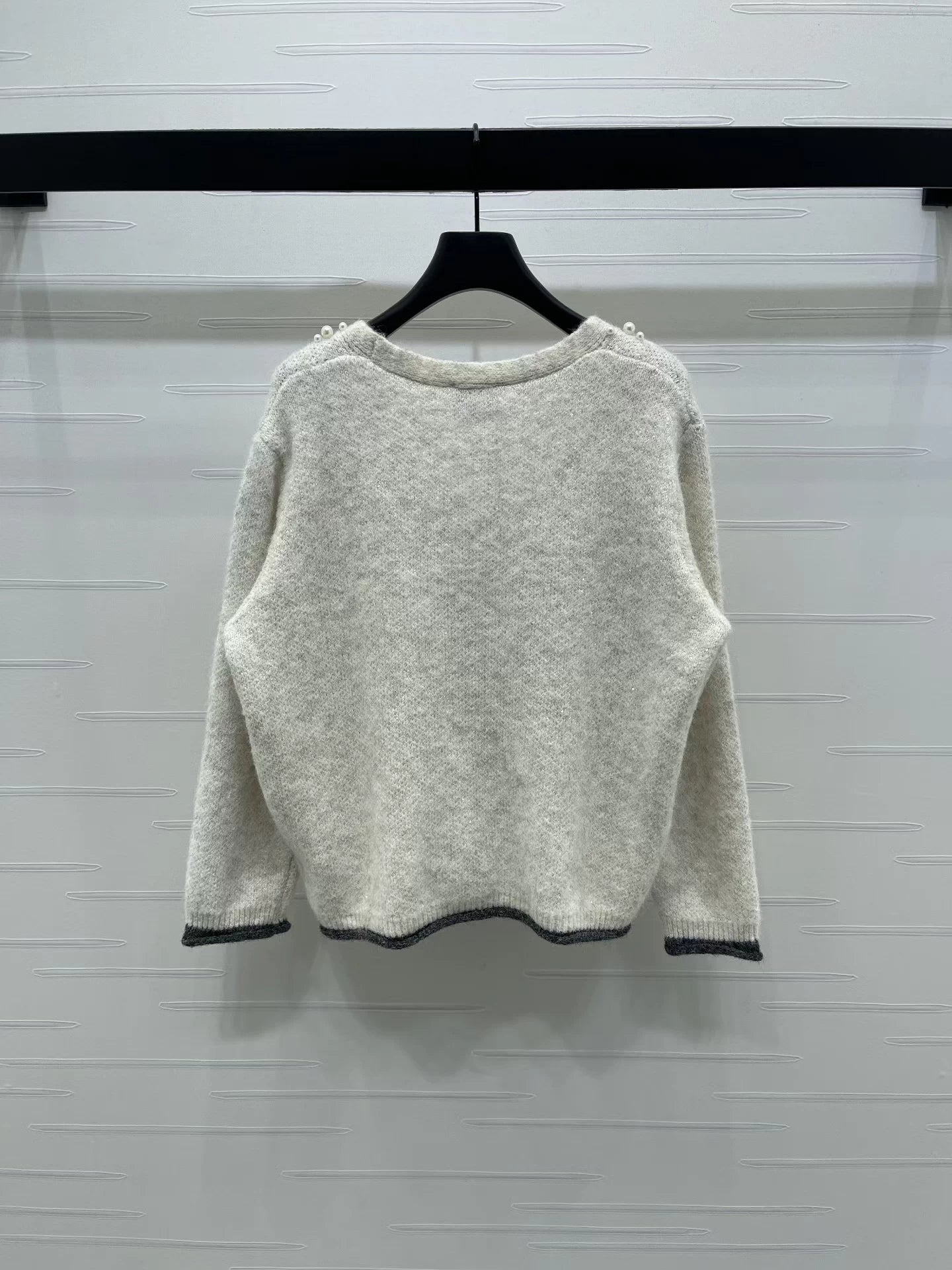 25fw V-neck pearl knitted cardigan