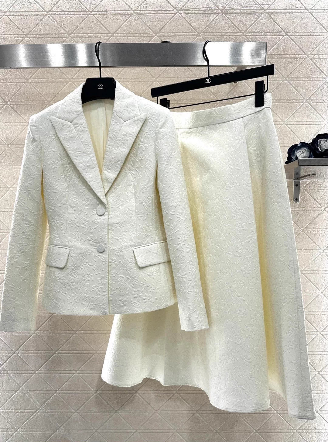 Shoulder suit half skirt set