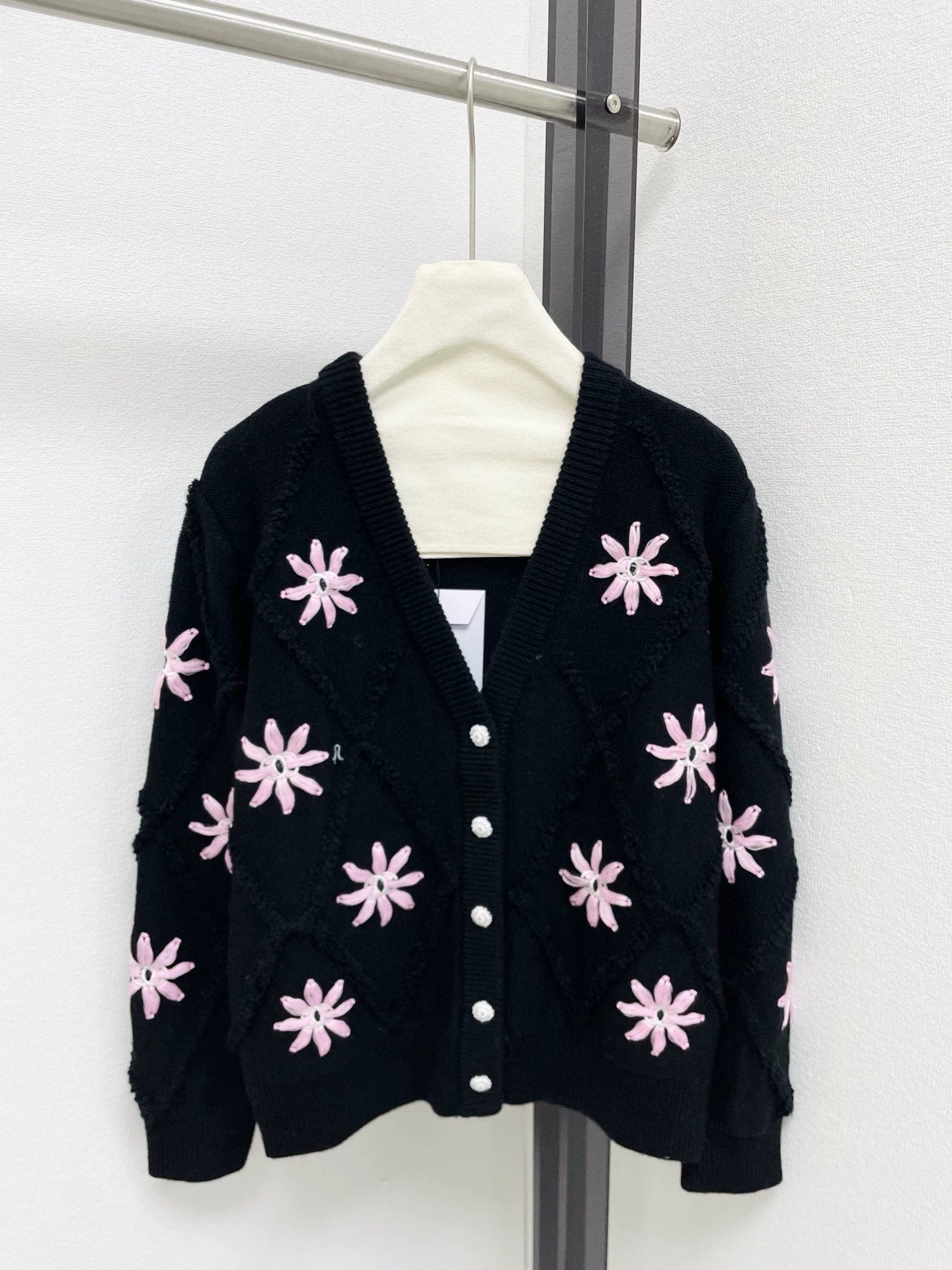 V-neck cardigan flower embroidery knitted cardigan