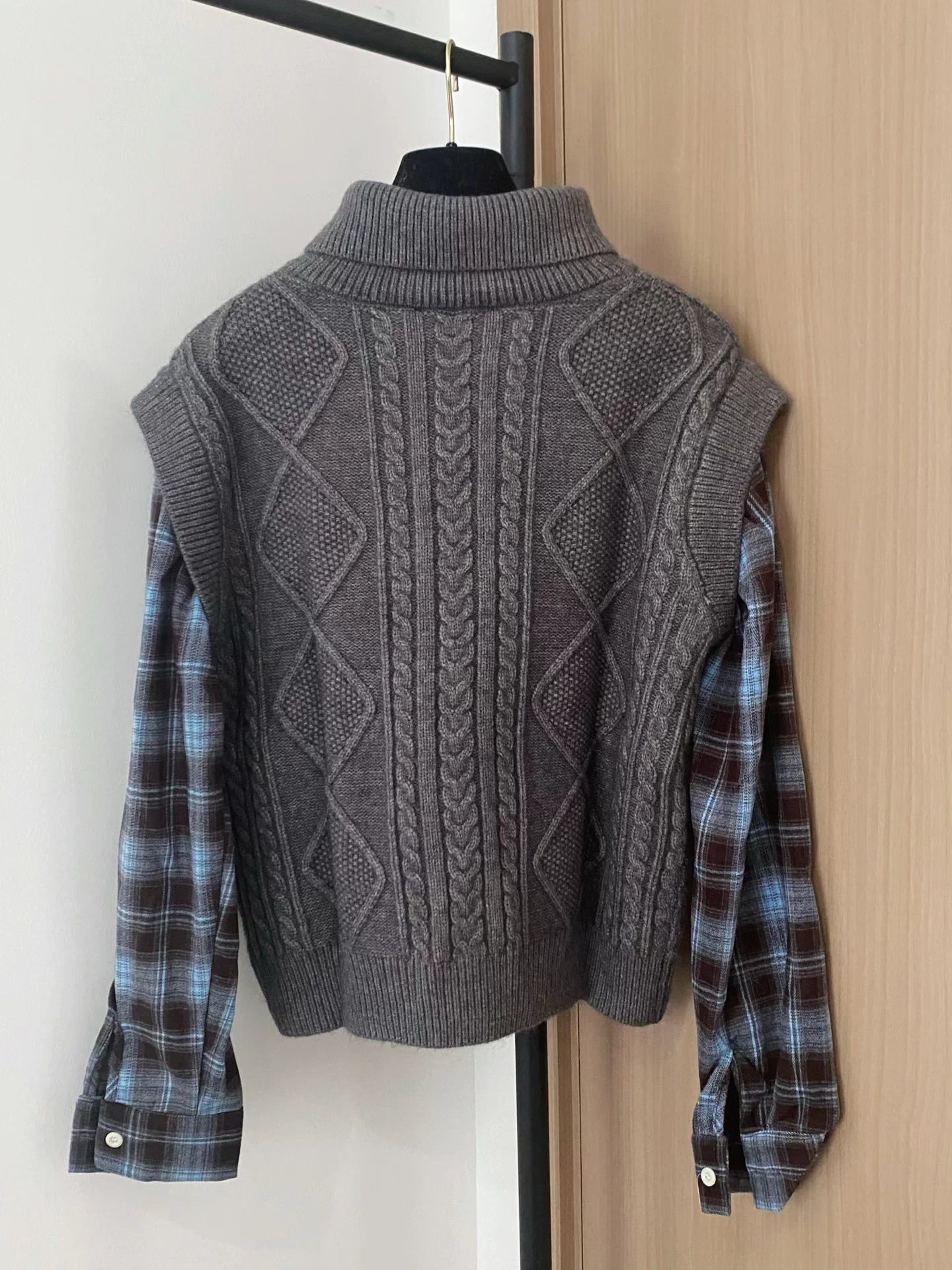 25fw Two tone long sleeved patchwork