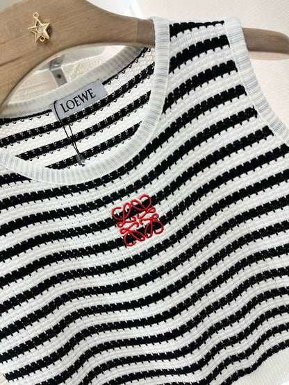 25 Spring and Summer New Contrast Stripe Embroidery Knitted Vest
