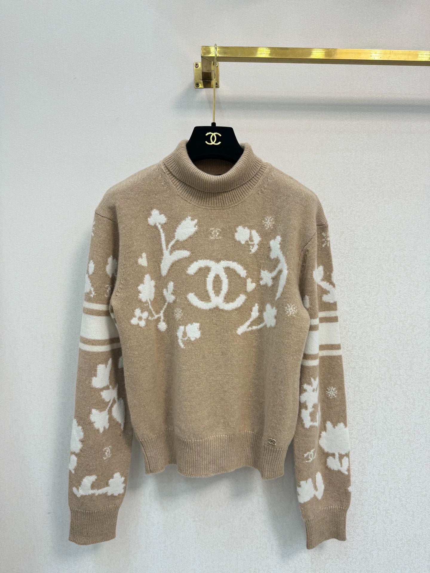 Cashmere high neck sweater