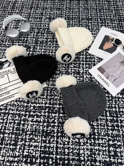 Earbag connected wool hat