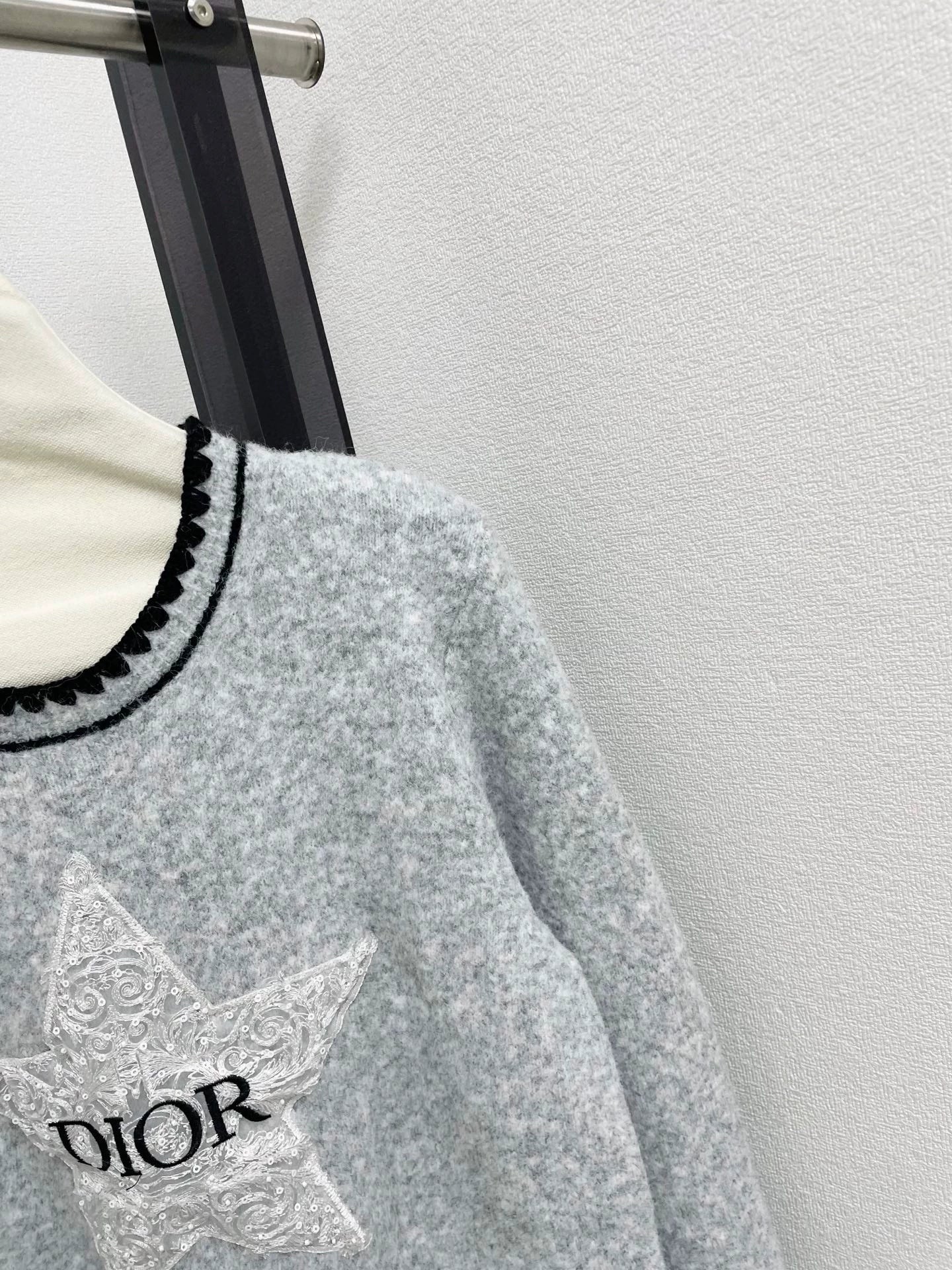 Pentagram letter embroidered sweater