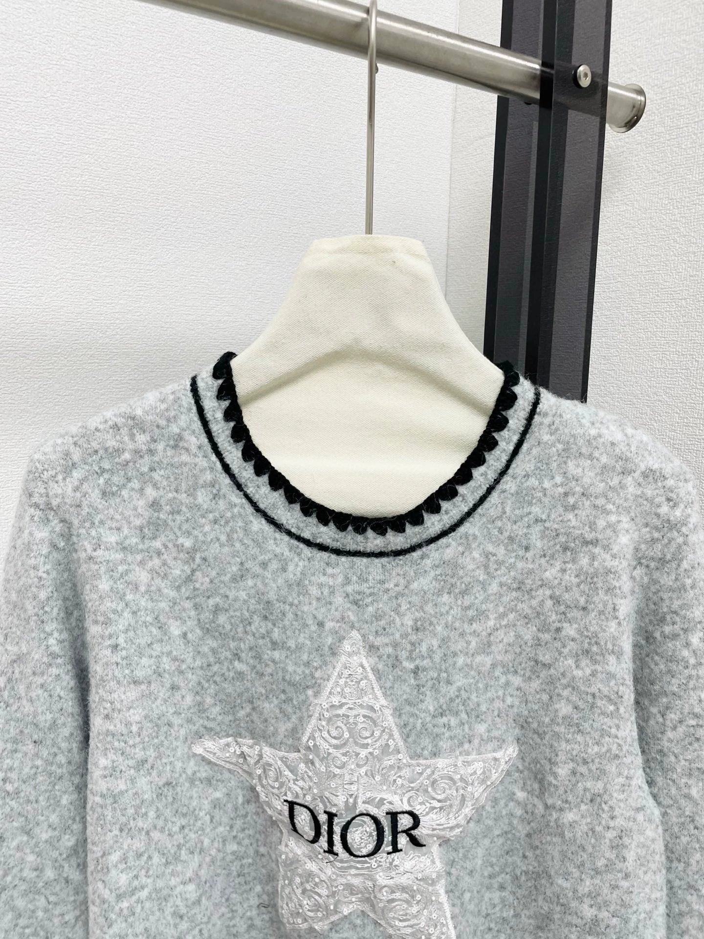 Pentagram letter embroidered sweater