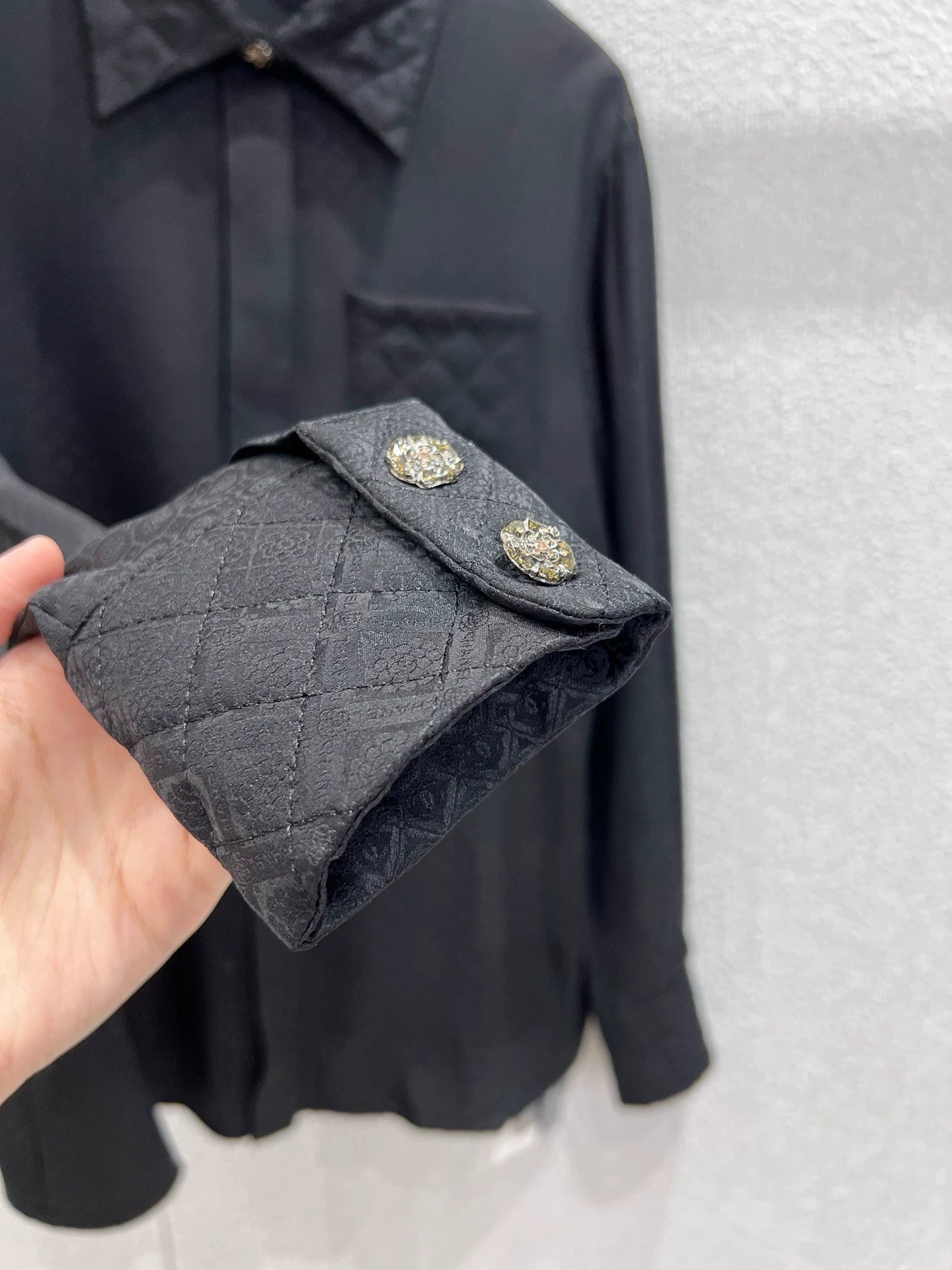 Jacquard dark patterned diamond pocket shirt