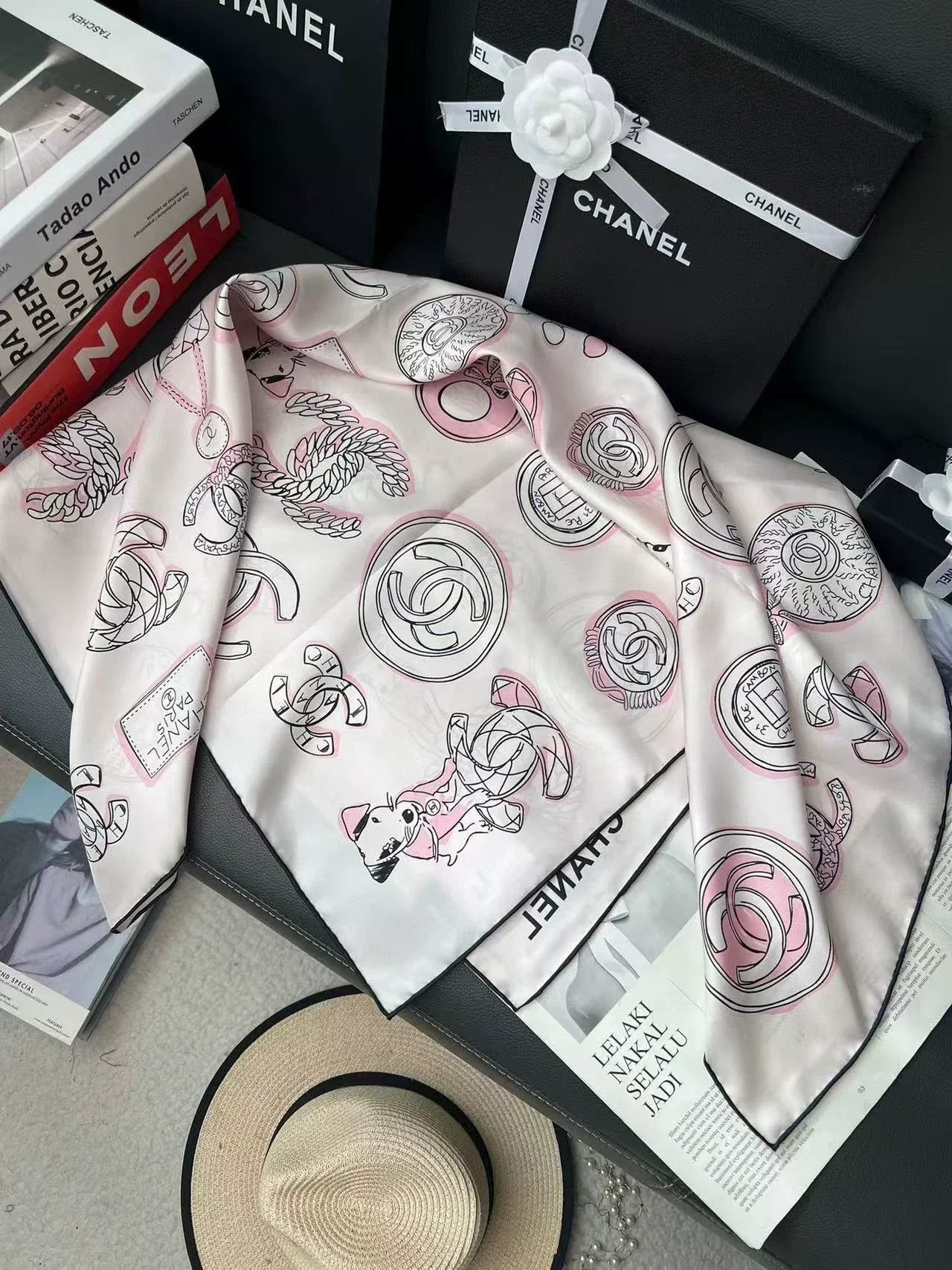 C 25 Camellia Scarf（pink/white）