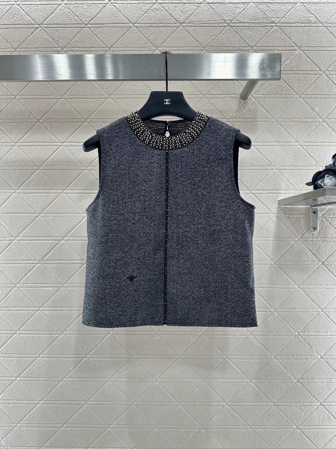 25fw Sleeveless top and skirt set