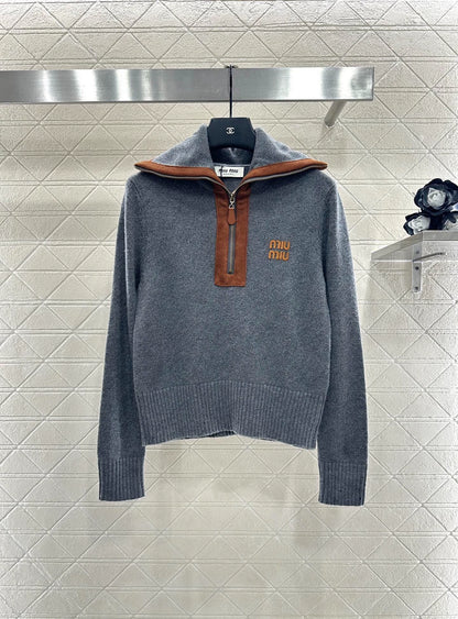 Knitted top with split leather collar