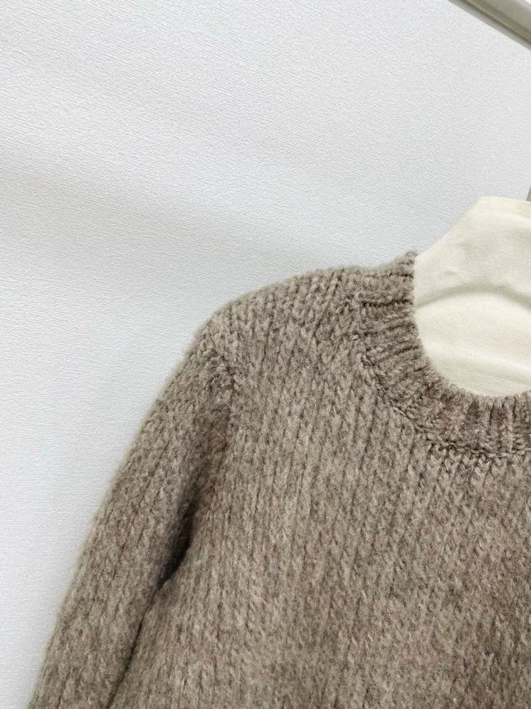 Pit striped hem sweater