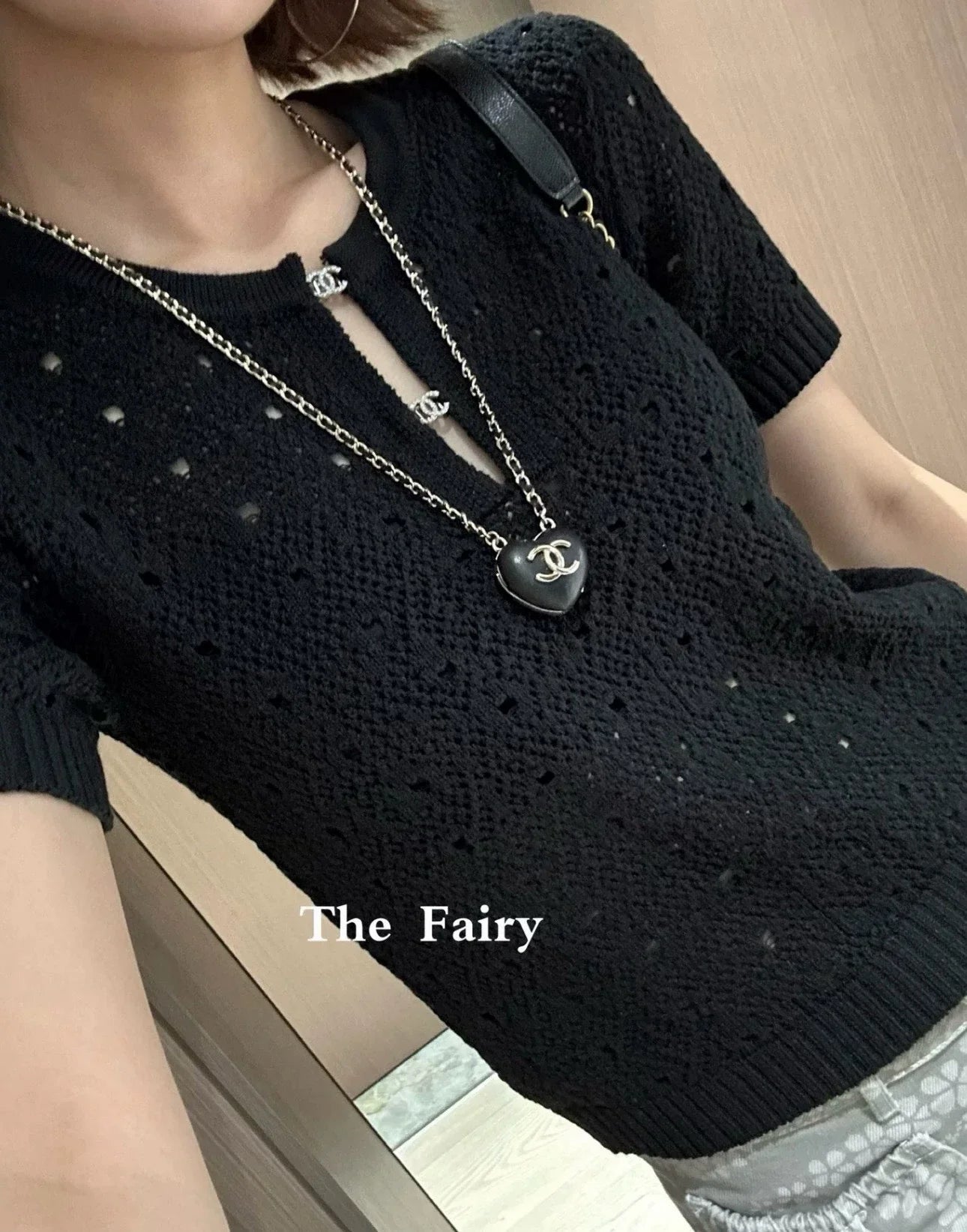 25fw hollow crocheted short-sleeved top