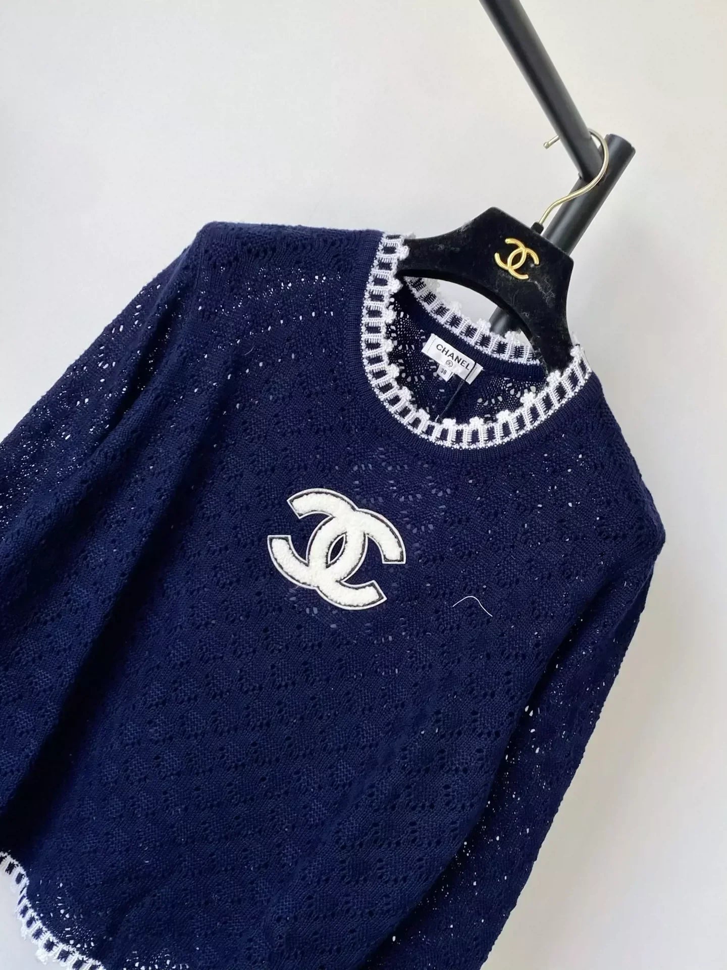 25fw Hollow knit long sleeved top