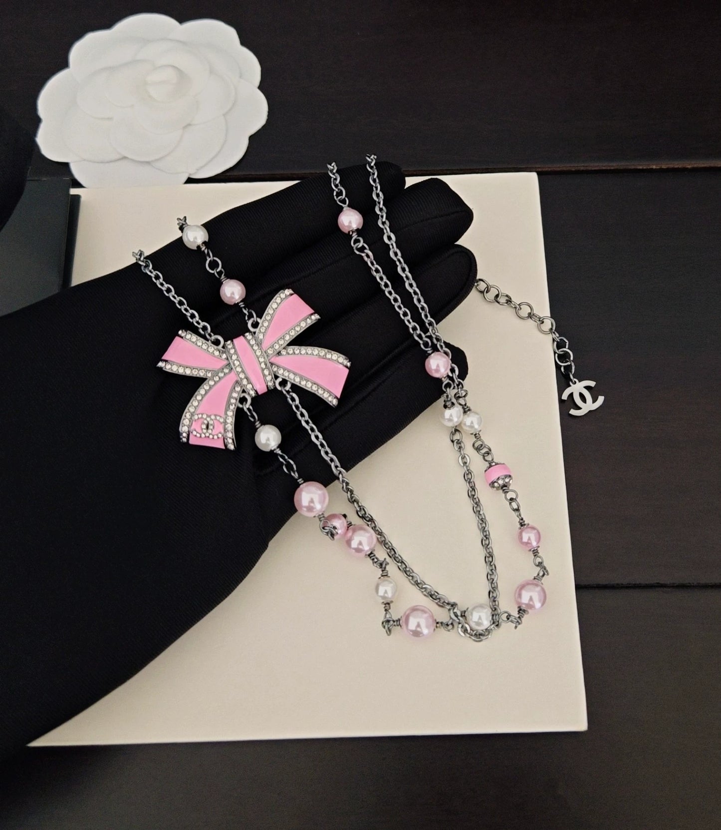 Double layered bow necklace