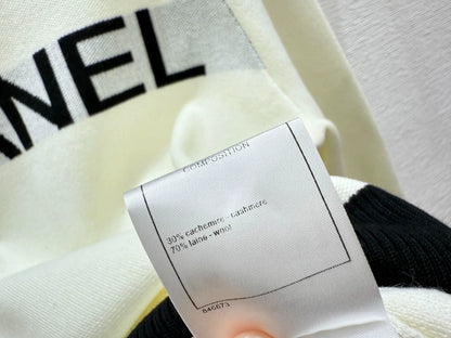 25fw Black and white color blocked knitted sweater
