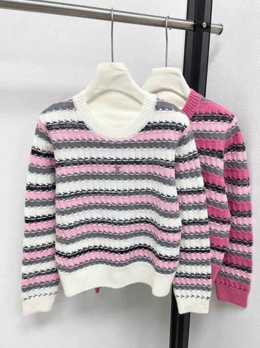 25fw Chest metal logo sweater