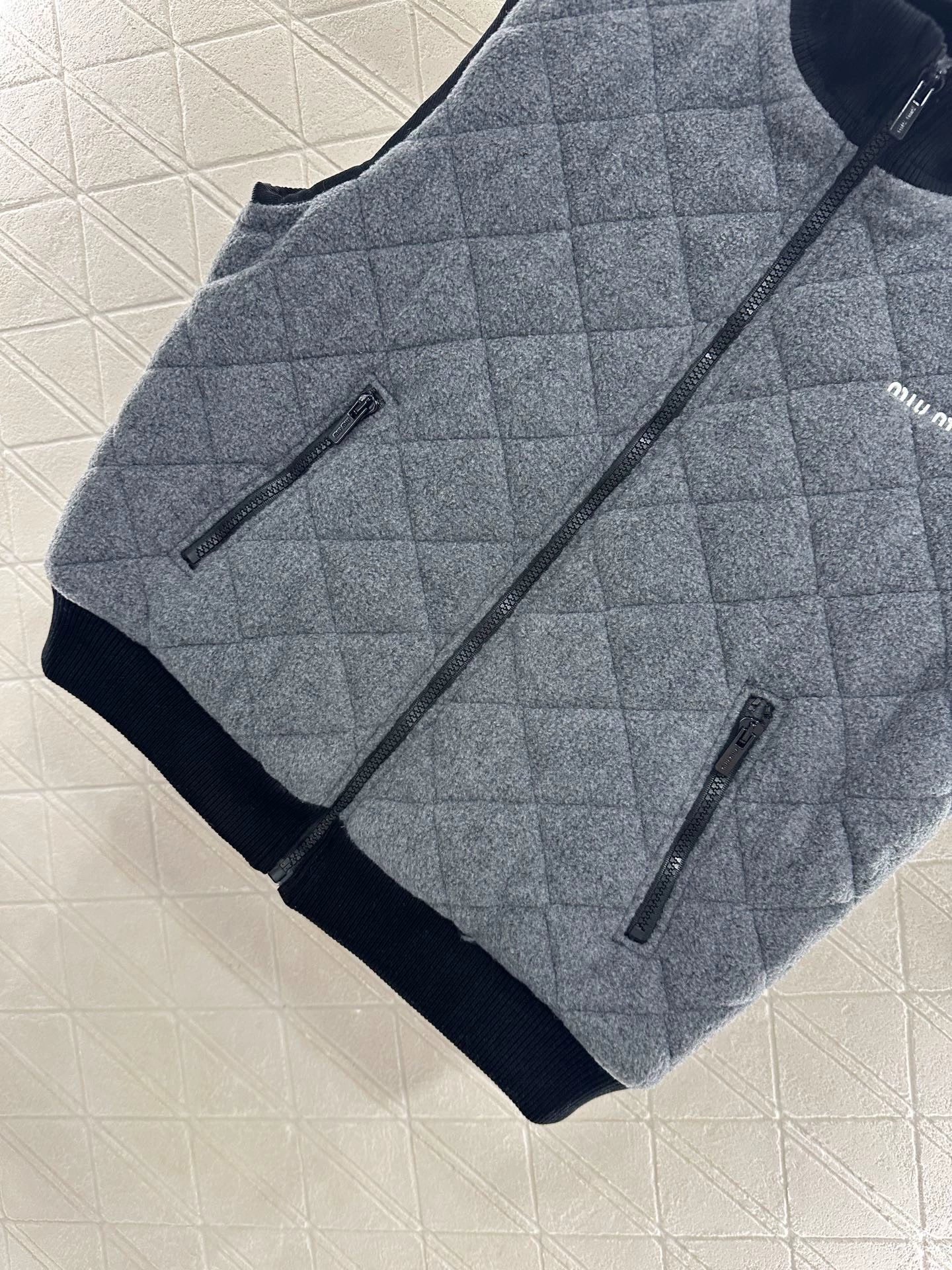 25fw Polar fleece standing collar vest