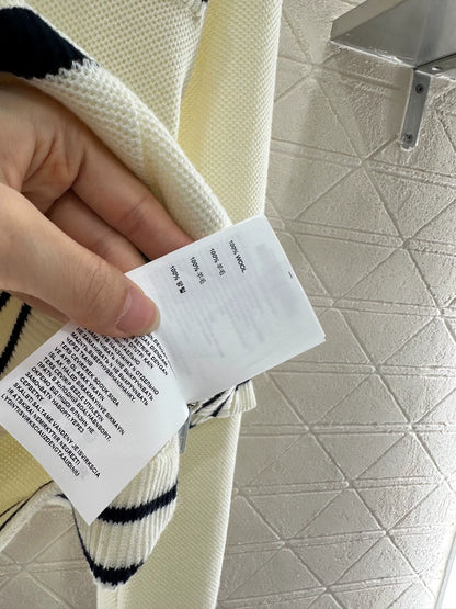 25fw V-neck striped knitted cardigan