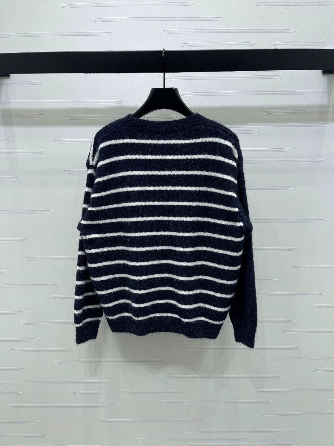 Striped V-neck long sleeved knitted cardigan