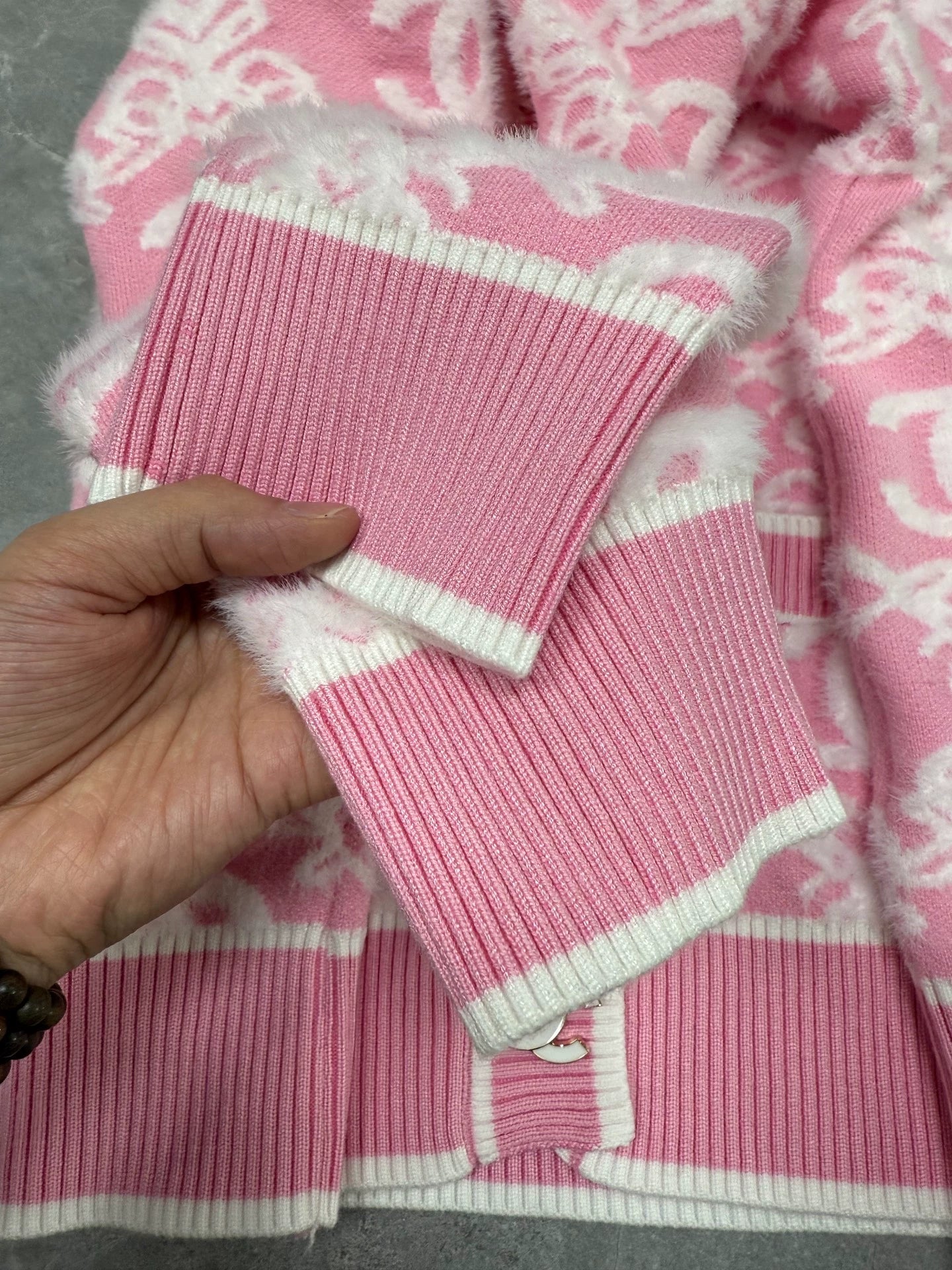 25fw Double C logo embroidered cardigan