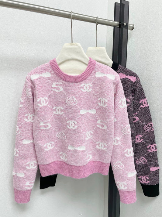 Diamond shaped Double C Bow Sweater