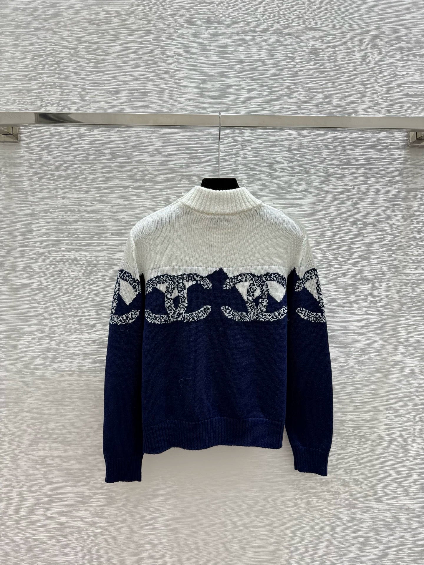 Color blocked knitted pullover sweater