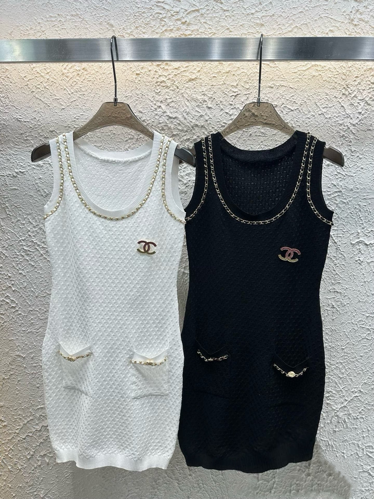 Colorful Diamond Brooch Round-Neck Vest Dress