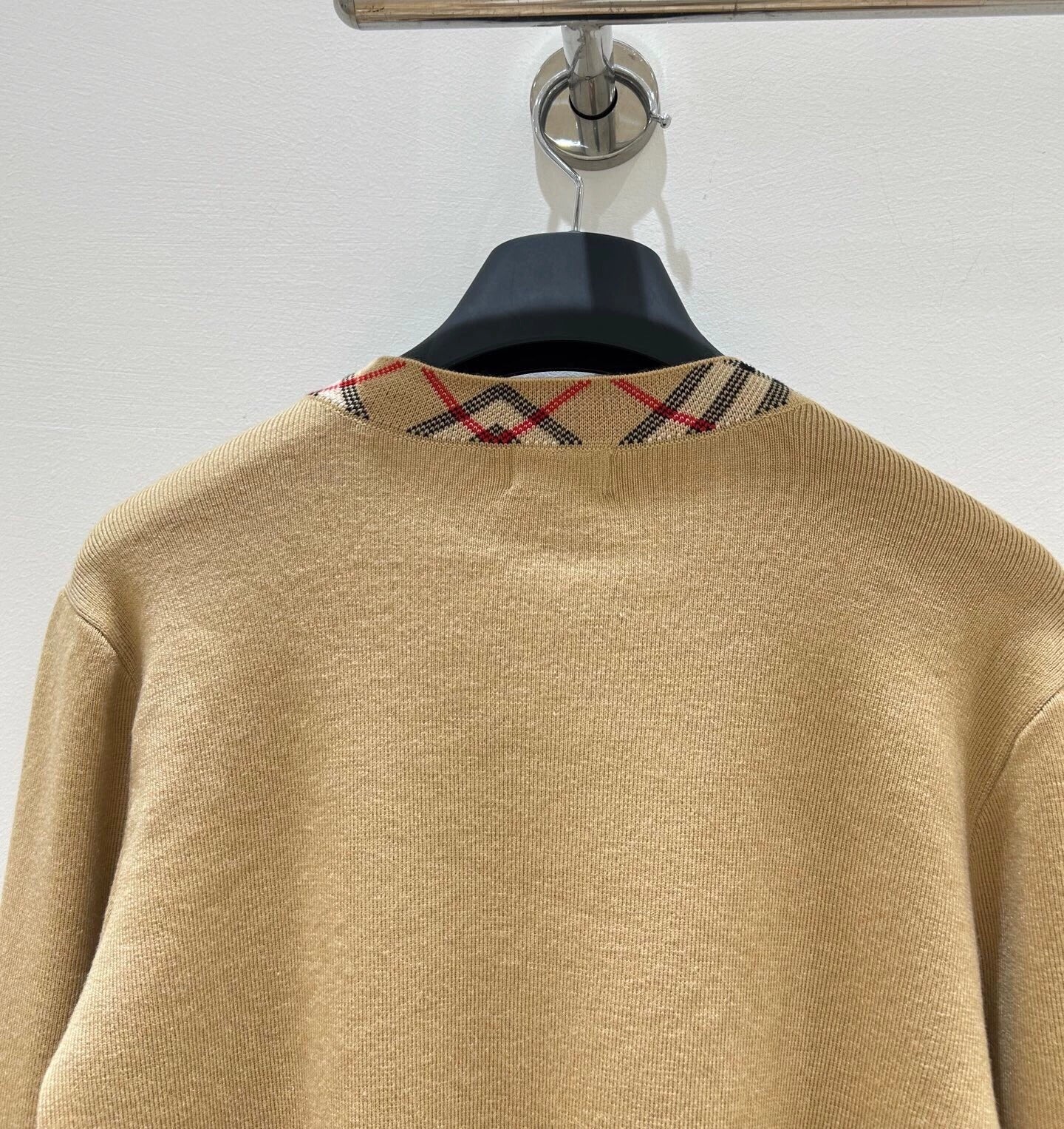 25 wool colorblock round neck knitted cardigan