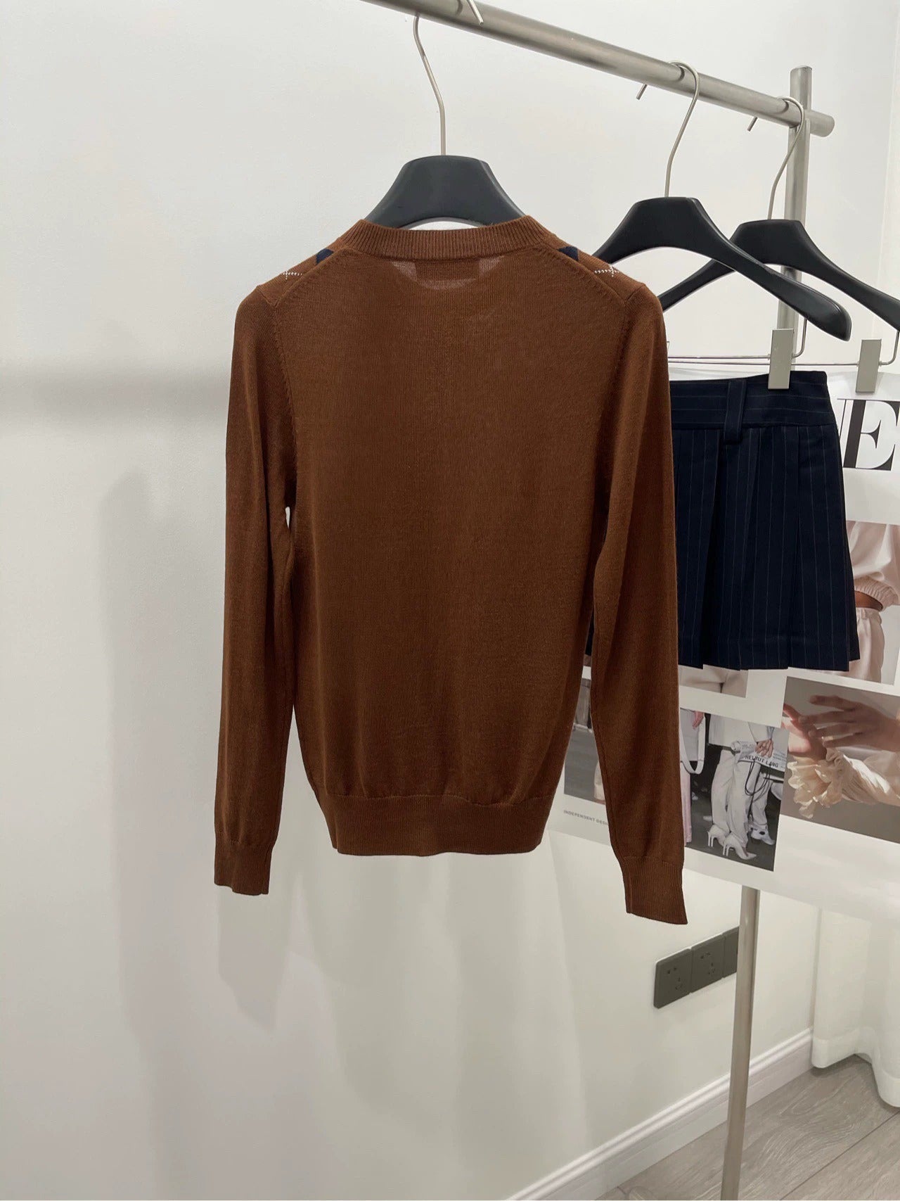 25ss coffee color diamond round neck long sleeve cardigan