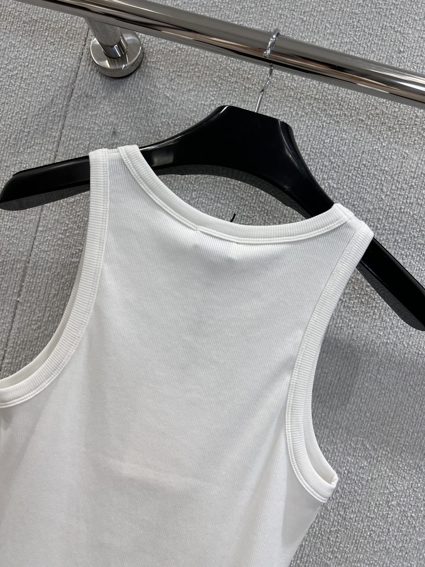 25 Summer explosion models simple logo undershirt