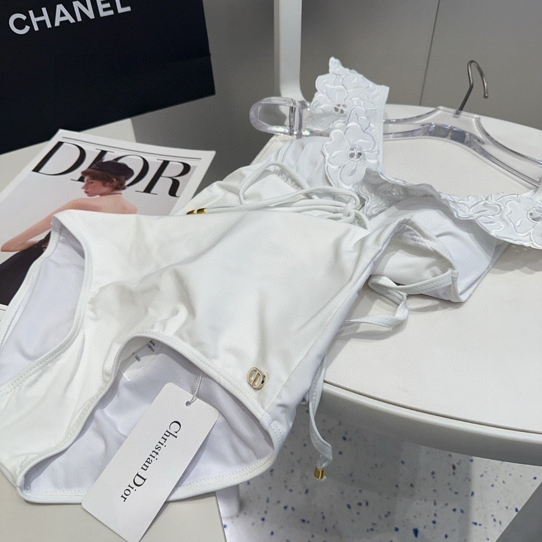 25 Flower Shoulder White One-piece Swimsuit