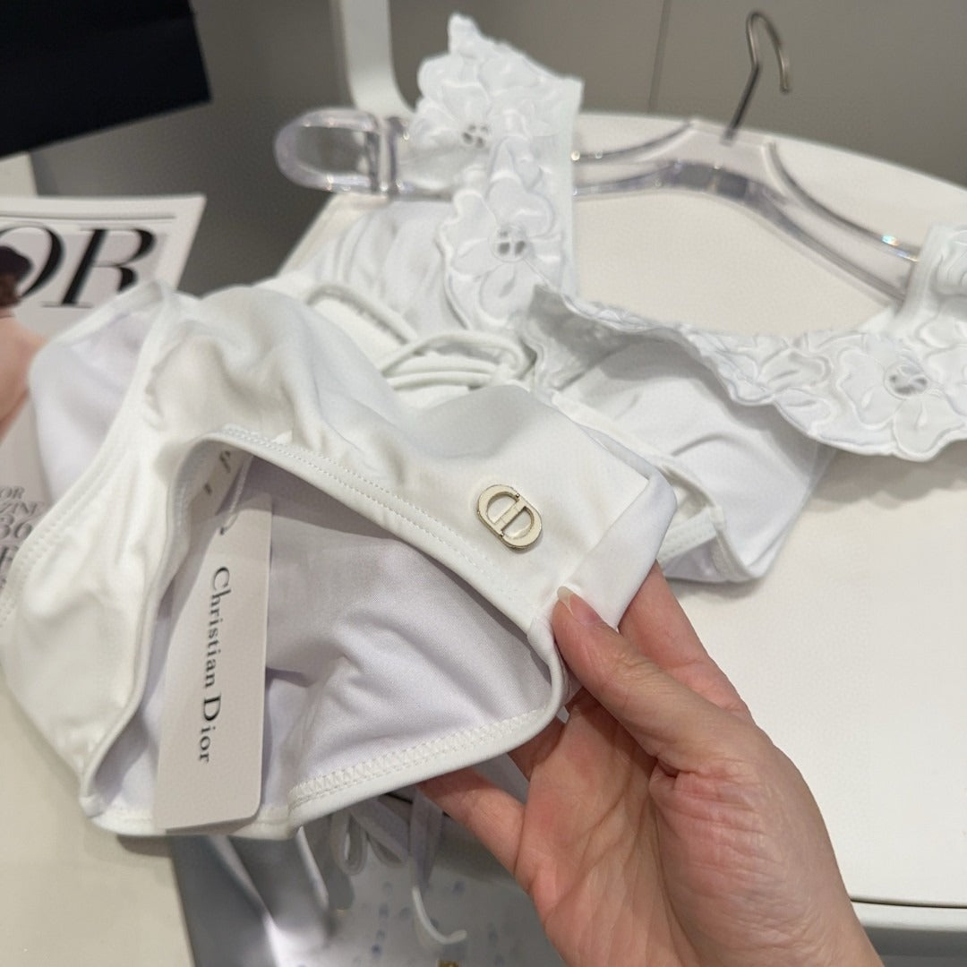 25 Flower Shoulder White One-piece Swimsuit