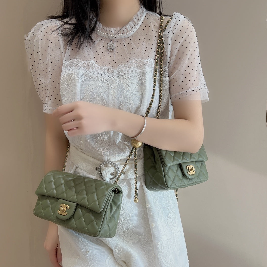 CF20 Golden Globe CLASSIC HANDBAG  Lambskin Rose Red