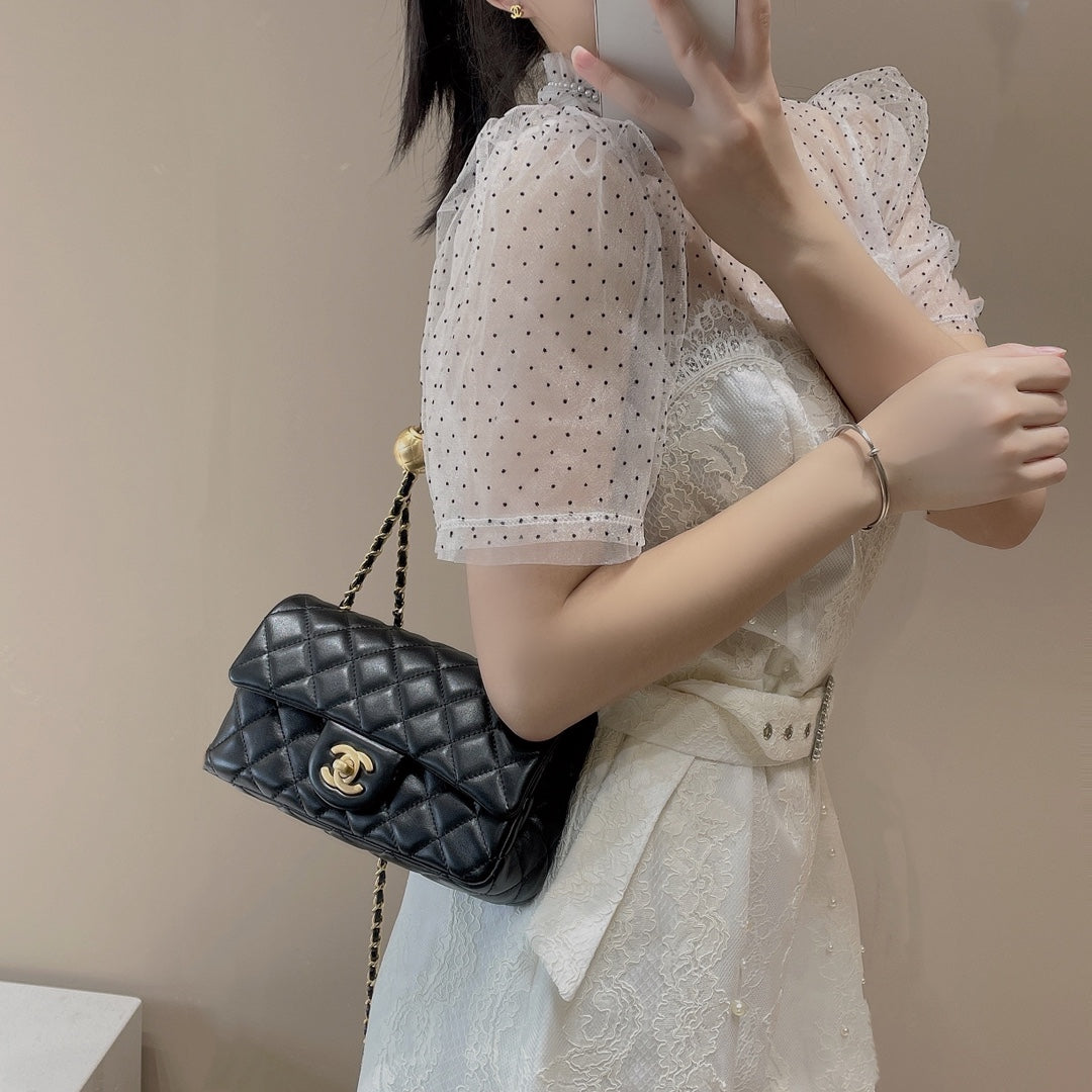 CF20 Golden Globe CLASSIC HANDBAG  Lambskin Rose Red