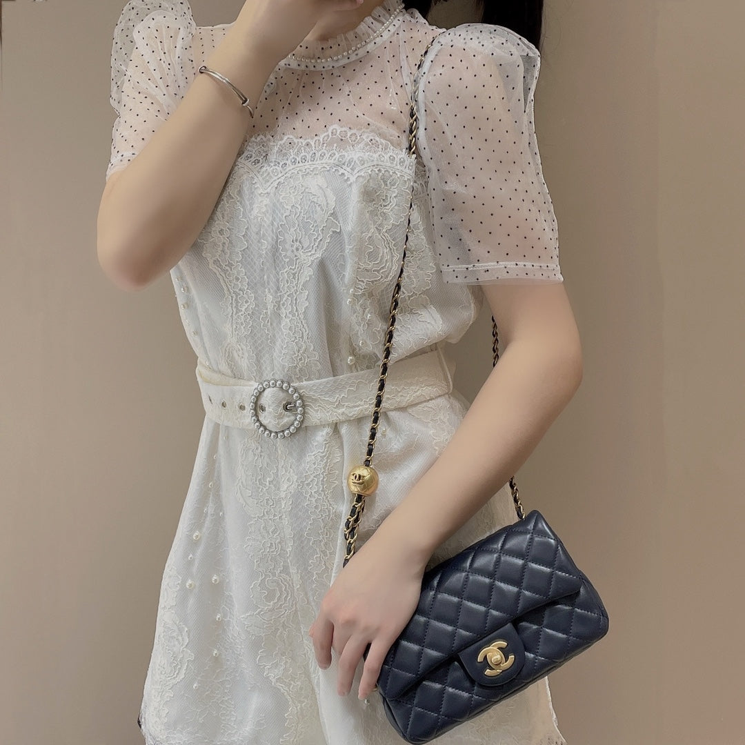 CF20 Golden Globe CLASSIC HANDBAG  Lambskin Rose Red