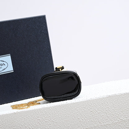 Patent leather mini-pouch
