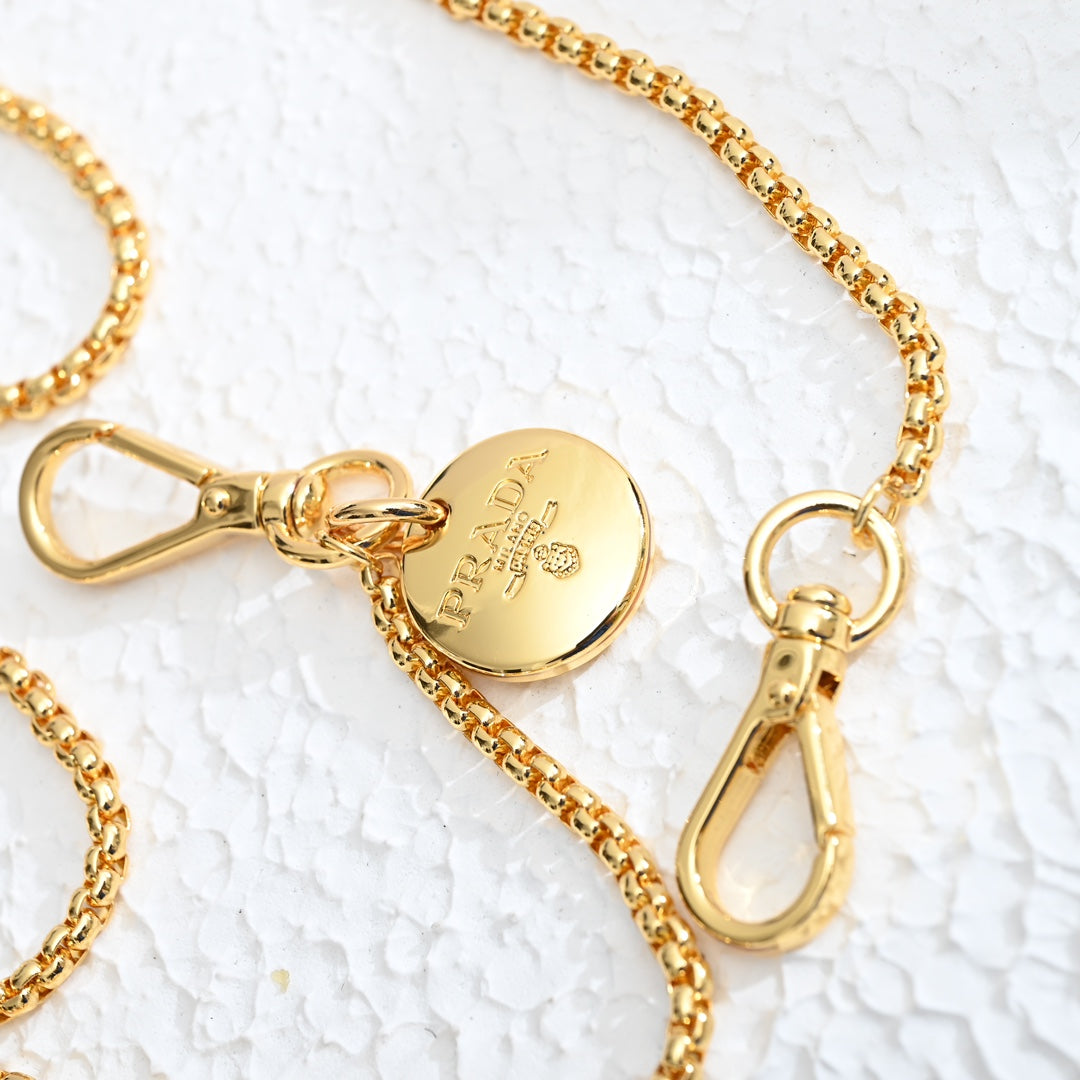 Patent leather mini-pouch