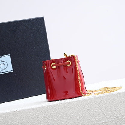 Patent leather mini-pouch