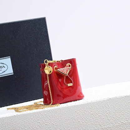 Patent leather mini-pouch