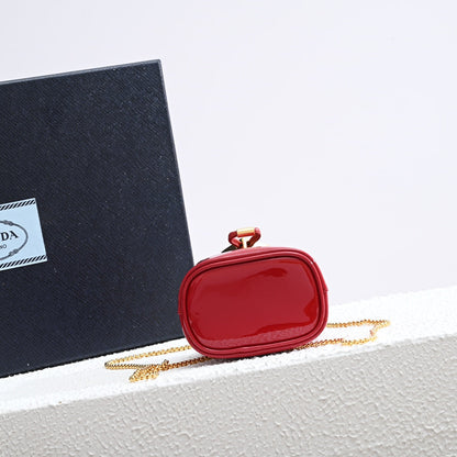 Patent leather mini-pouch