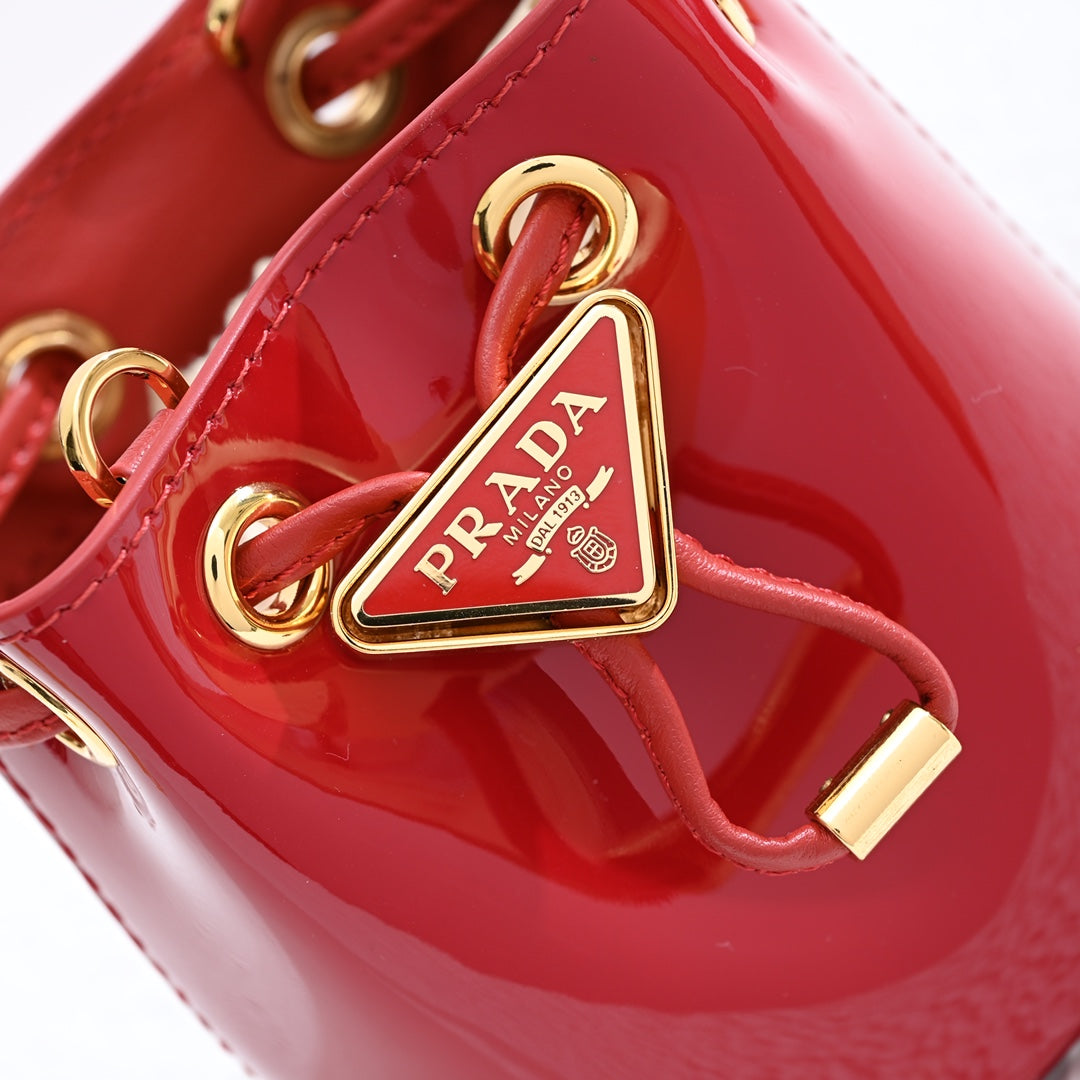 Patent leather mini-pouch