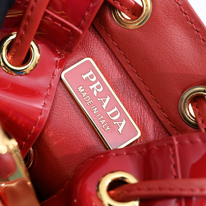 Patent leather mini-pouch