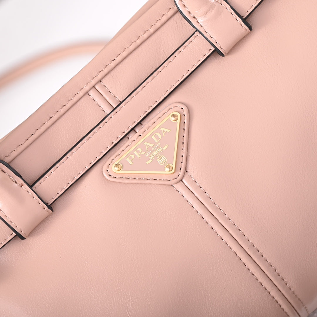 LuxSoft Medium leather handbag