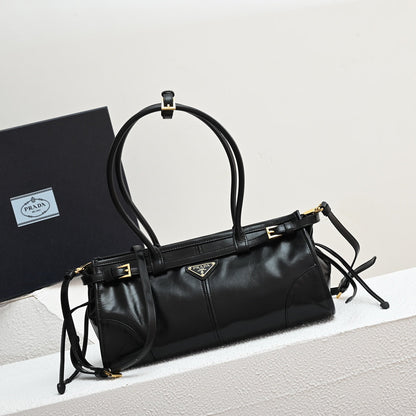 LuxSoft Medium leather handbag