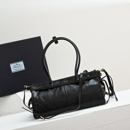 LuxSoft Medium leather handbag